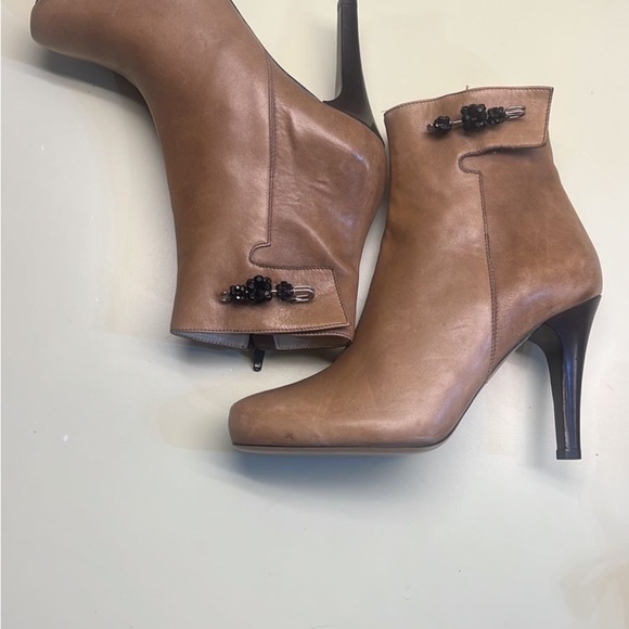 EMMA VIANI MADE IN ITALY LEATHER Tan Heeled Boots with Sleek Silhouette - Picture 5 of 9